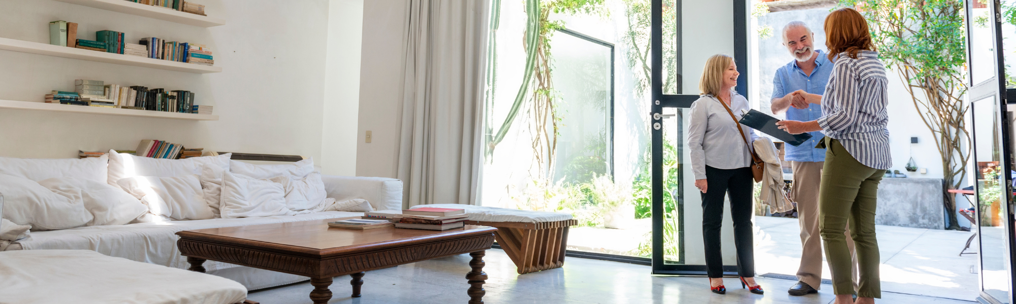 «Obtenemos la idea y conseguimos la vivienda que forma parte de su vida». INMOARENAL en Málaga