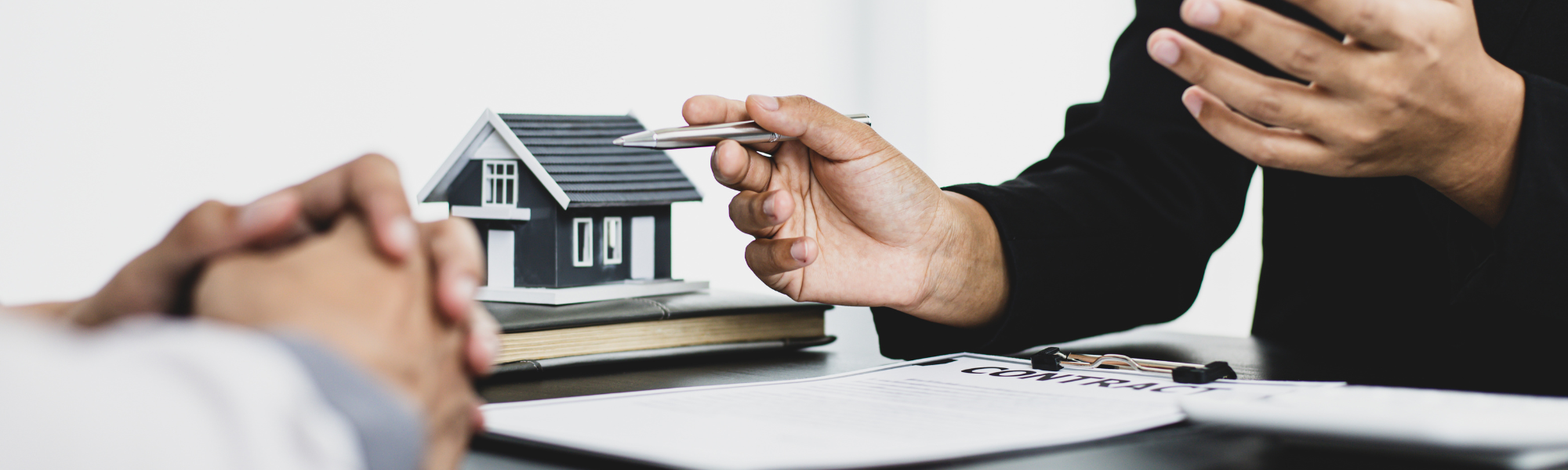 «Somos la inmobiliaria de confianza para familias en busca de cambios positivos». INMOARENAL en Málaga